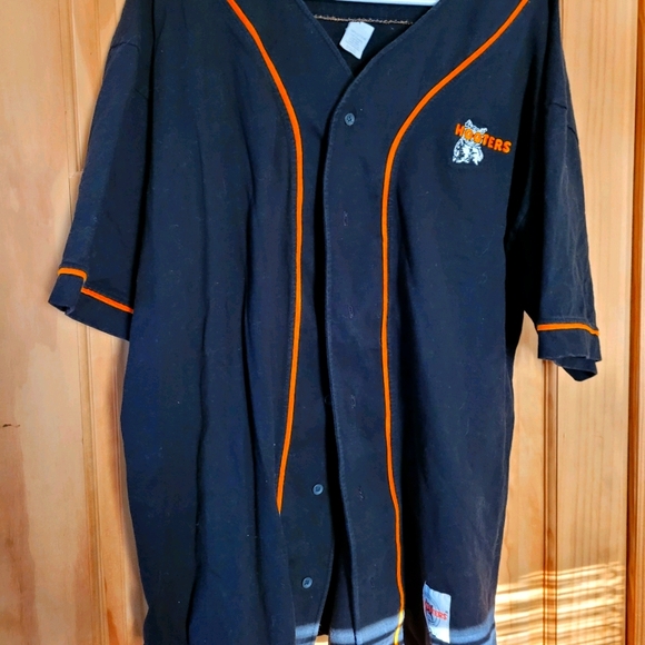 Vintage Hooters Jersey Shirt - Picture 4 of 5